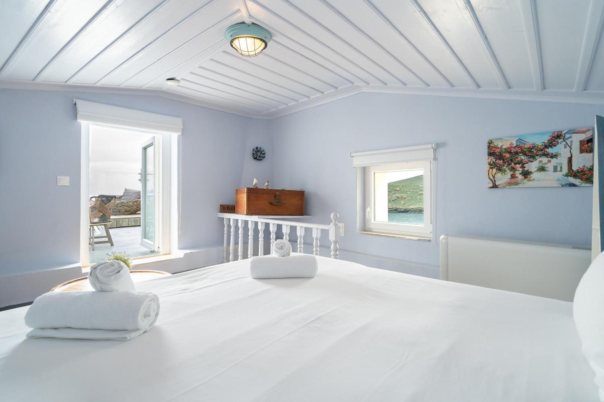 Castel Abaso Boutique Apartments By Explore Andros Bagian luar foto