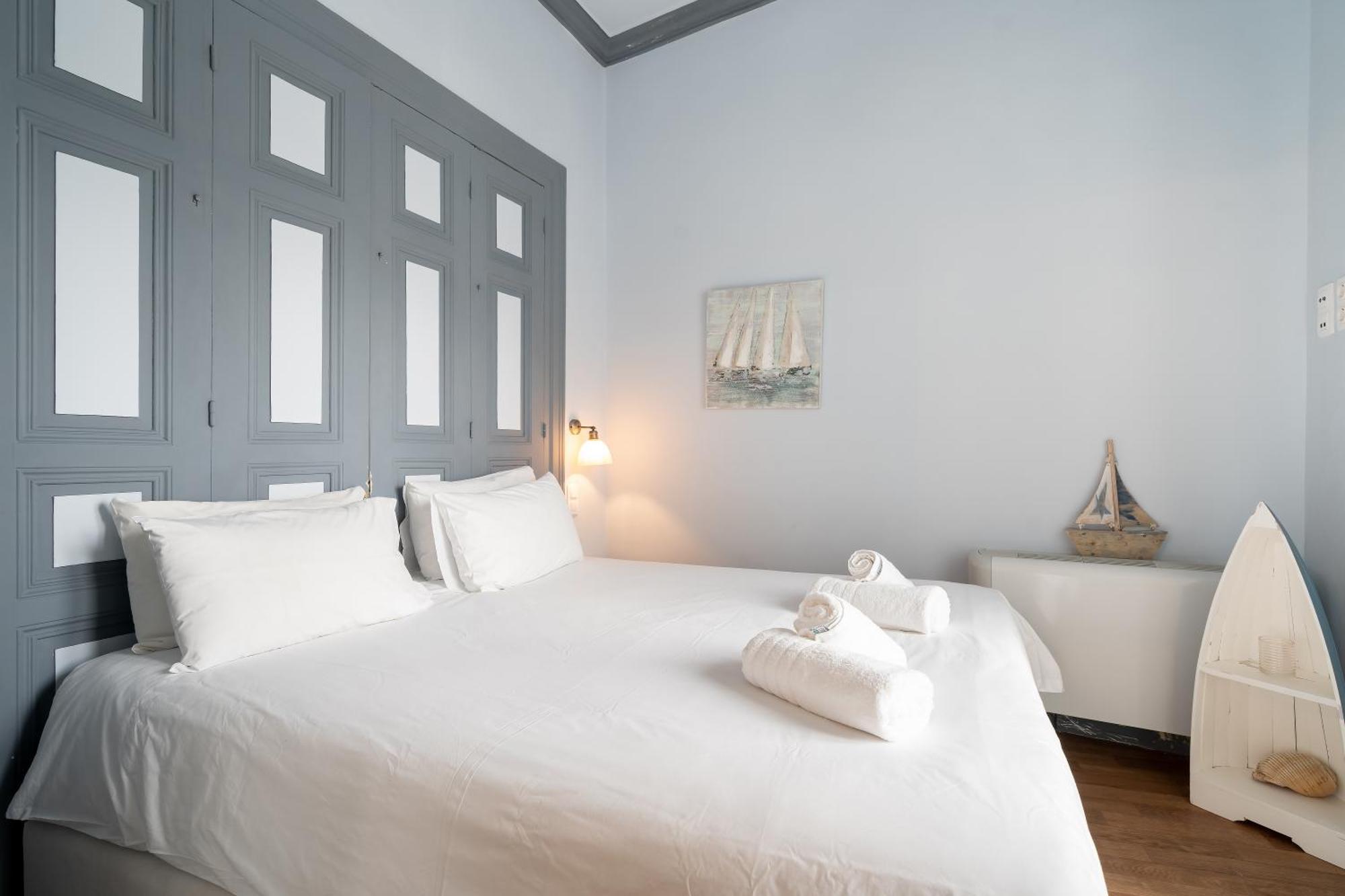 Castel Abaso Boutique Apartments By Explore Andros Bagian luar foto