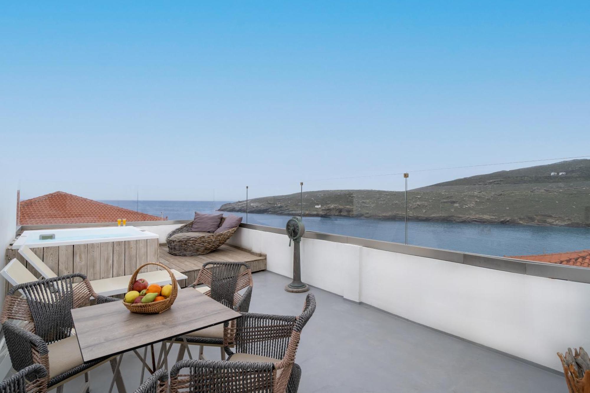 Castel Abaso Boutique Apartments By Explore Andros Bagian luar foto