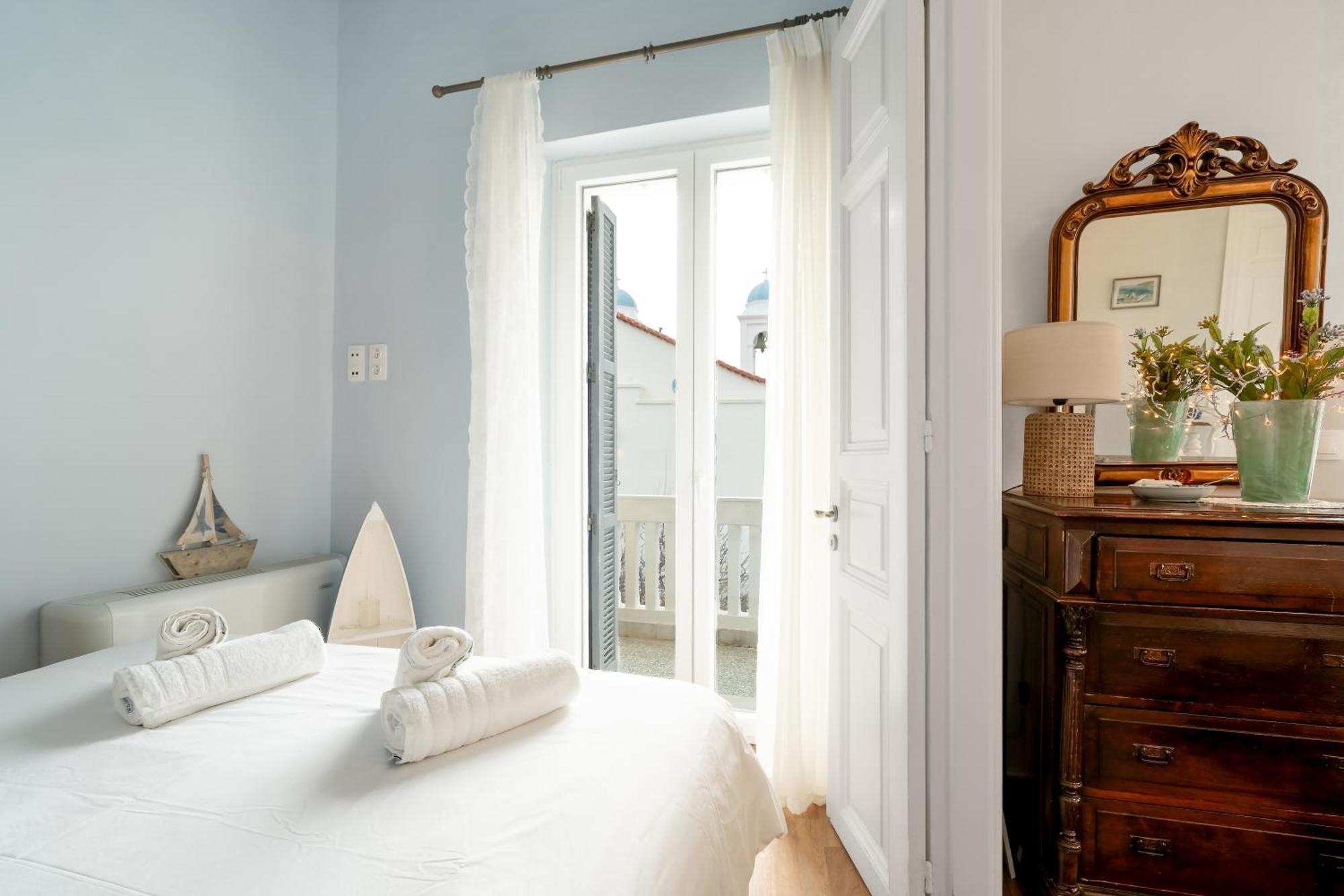 Castel Abaso Boutique Apartments By Explore Andros Bagian luar foto
